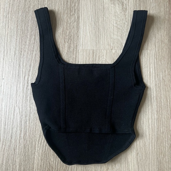 Aritzia Babaton Structured Tank - Picture 5 of 6